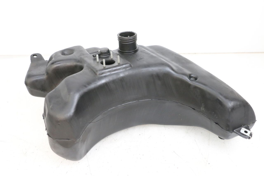 photo de RESERVOIR ESSENCE APRILIA SR CARB LC 2T 50 (2004 - 2012) - Gros plan technique