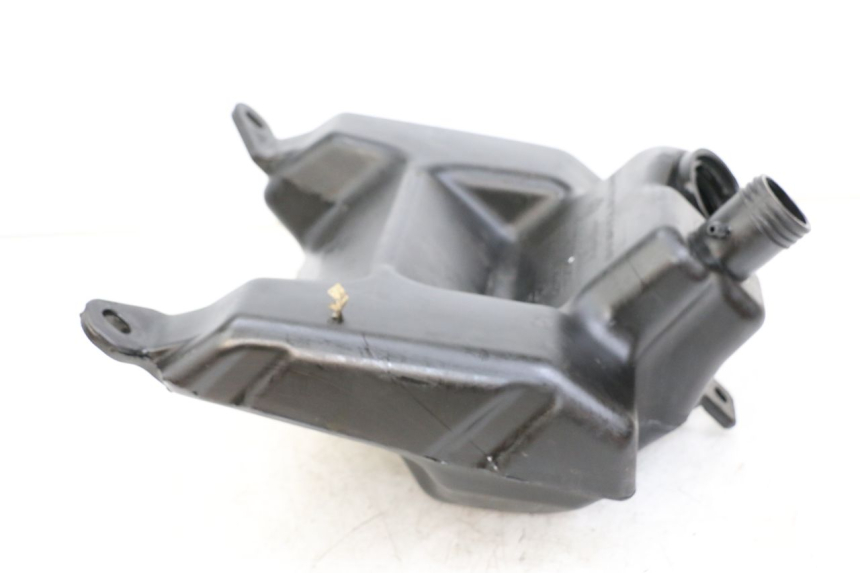 photo de RESERVOIR ESSENCE APRILIA SR MOTARD 50 (2012 - 2018) - Autre angle de vue