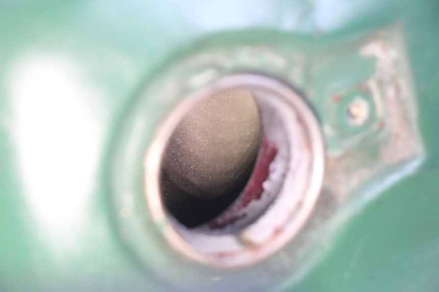 photo de RESERVOIR ESSENCE YAMAHA SR 125 (1982 - 2003) - Détail de la pièce