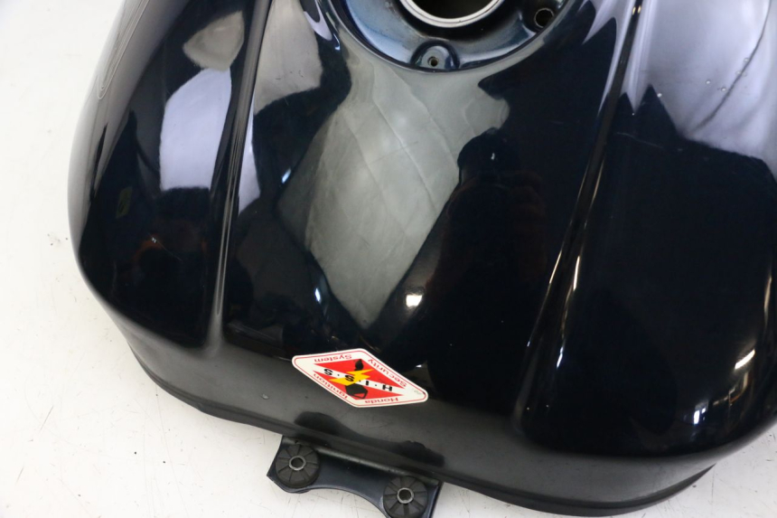 photo de RESERVOIR ESSENCE HONDA ST PAN EUROPEAN 1300 (2002 - 2013) - Détail de la pièce