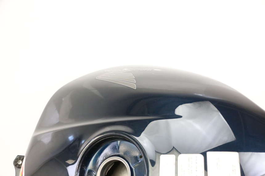 photo de RESERVOIR ESSENCE HONDA ST PAN EUROPEAN 1300 (2002 - 2013) - Détail de la pièce