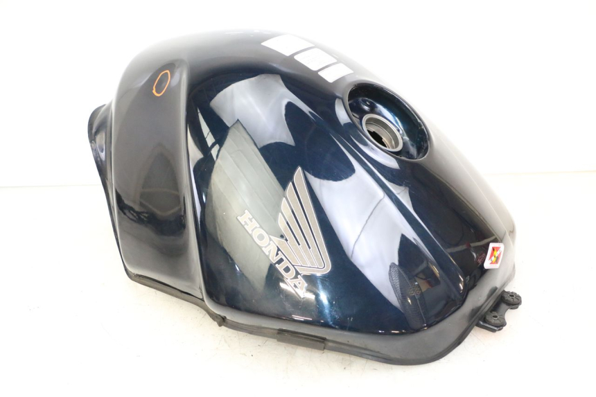 photo de RESERVOIR ESSENCE HONDA ST PAN EUROPEAN 1300 (2002 - 2013) - Marquages et références