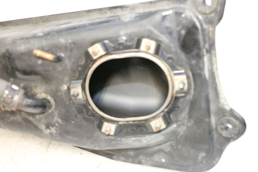 photo de RESERVOIR ESSENCE HONDA ST PAN EUROPEAN 1300 (2002 - 2013) - Zoom état d’usage