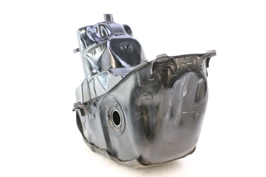 photo de RESERVOIR ESSENCE HONDA ST PAN EUROPEAN 1100 (1990 - 2002) - Marquages et références