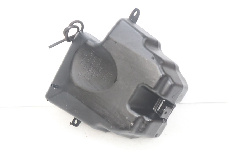 photo de RESERVOIR ESSENCE PEUGEOT STREETZONE 4T 50 (2018 - 2023) - Zoom état d’usage