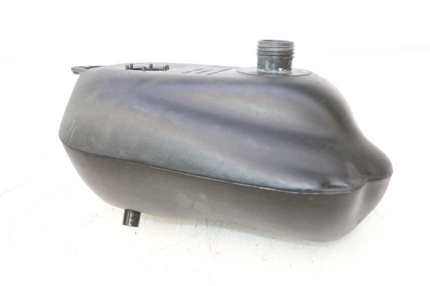 photo de RESERVOIR ESSENCE MBK STUNT NAKED 50 (2004 - 2018) - Autre angle de vue