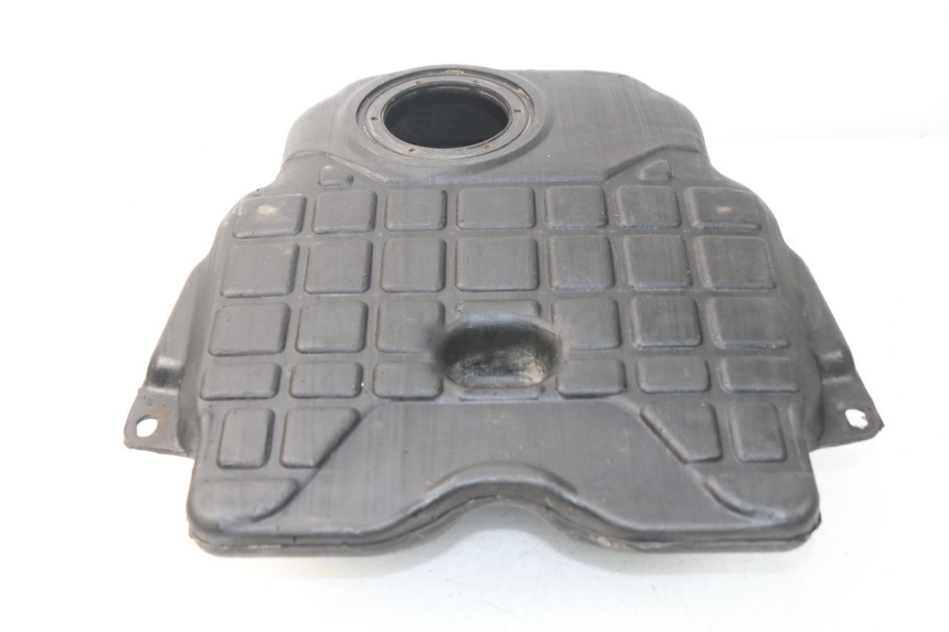 photo de RESERVOIR ESSENCE PEUGEOT SV 50 (1992 - 2004) - Gros plan technique