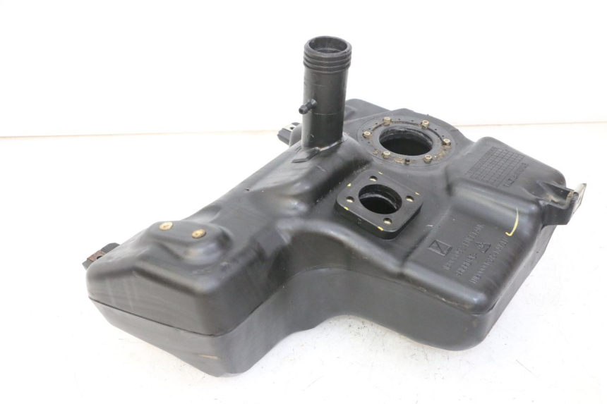 photo de RESERVOIR ESSENCE APRILIA SXR 50 (2021 - 2023) - Gros plan technique