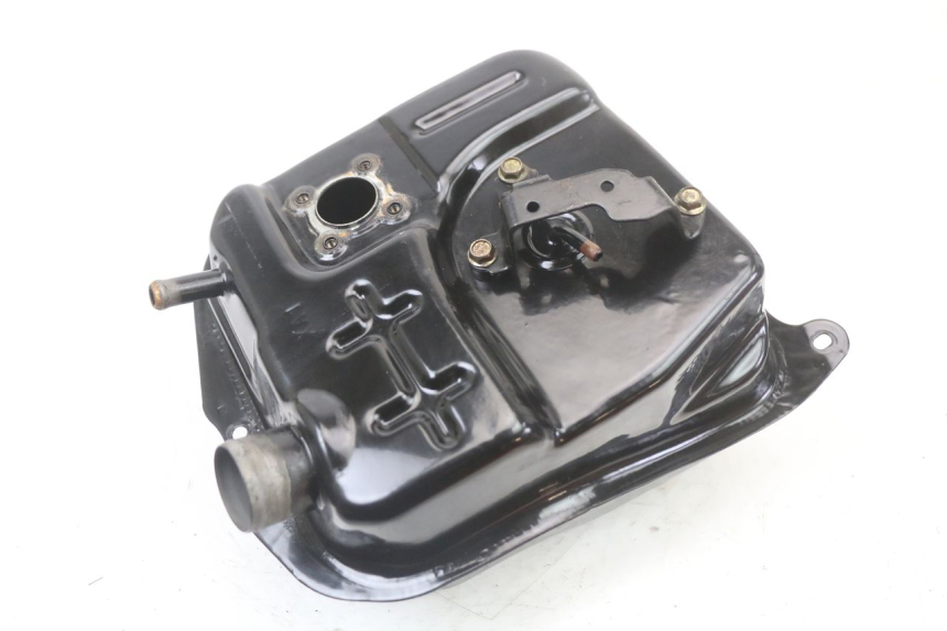 photo de RESERVOIR ESSENCE SYM ORBIT III 3 4T 50 (2018 - 2021) - Zoom état d’usage