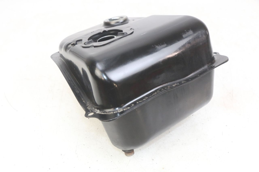 photo de RESERVOIR ESSENCE SYM SYMPHONY 125 (2009 - 2015) - Gros plan technique