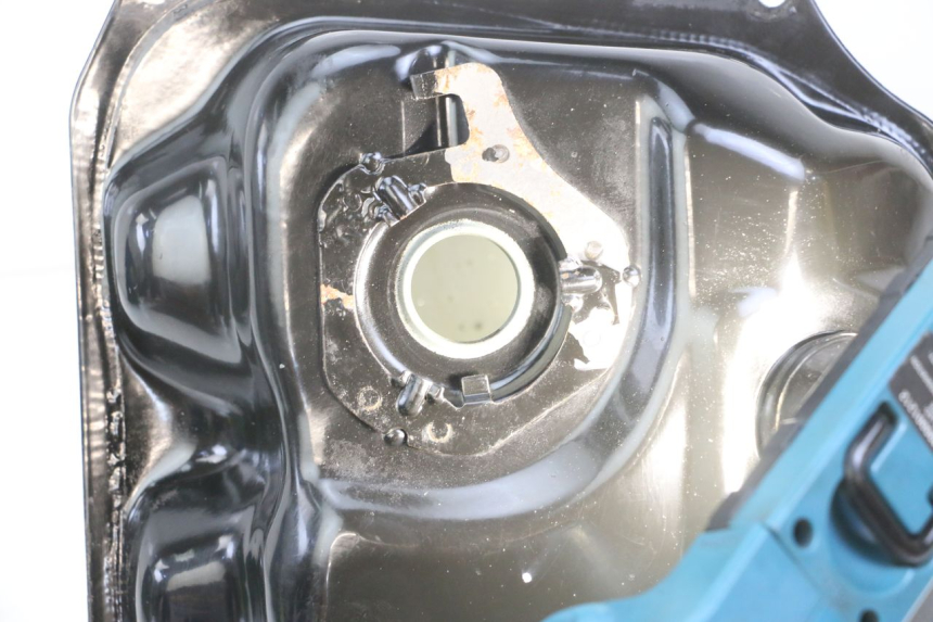 photo de RESERVOIR ESSENCE TNT MOTOR ROMA 10' 4T 50 (2019 - 2022) - Détail de la pièce