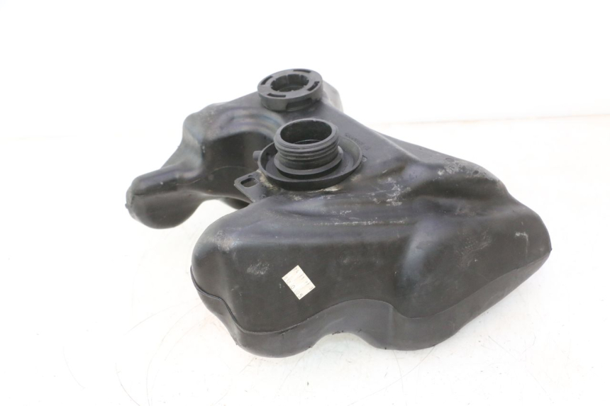 photo de RESERVOIR ESSENCE PEUGEOT TREKKER 50 (1995 - 2004) - Gros plan technique