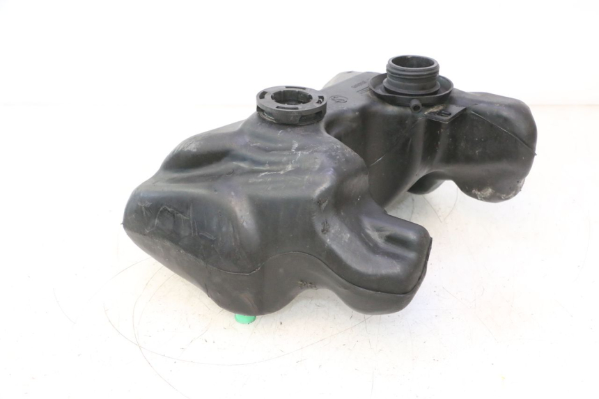 photo de RESERVOIR ESSENCE PEUGEOT TREKKER 50 (1995 - 2004) - Vue d’ensemble