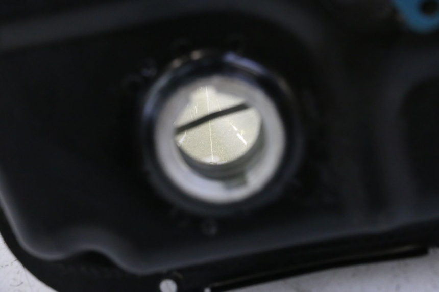 photo de RESERVOIR ESSENCE PEUGEOT TWEET 4T 50 (2014 - 2019) - Détail de la pièce