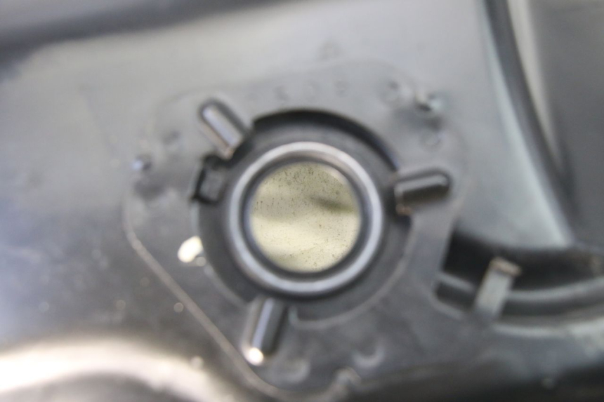 photo de RESERVOIR ESSENCE PEUGEOT TWEET 4T 50 (2014 - 2019) - Points de fixation