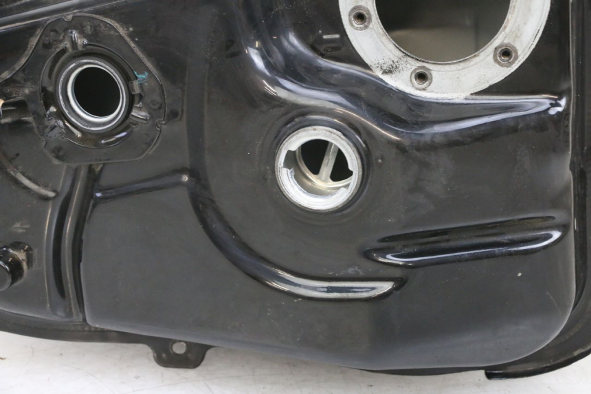 photo de RESERVOIR ESSENCE PEUGEOT TWEET PRO EFI 4T 50 (2021 - 2022) - Détails caractéristiques