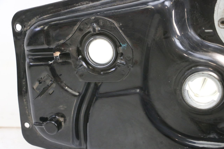 photo de RESERVOIR ESSENCE PEUGEOT TWEET PRO EFI 4T 50 (2021 - 2022) - État de surface