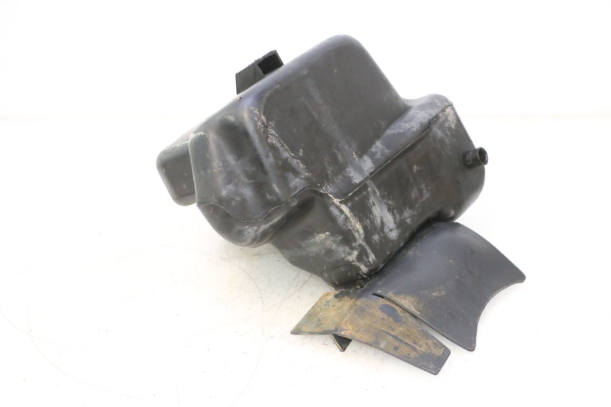 photo de RESERVOIR ESSENCE PIAGGIO TYPHOON 50 (2000 - 2009) - Détail de la pièce