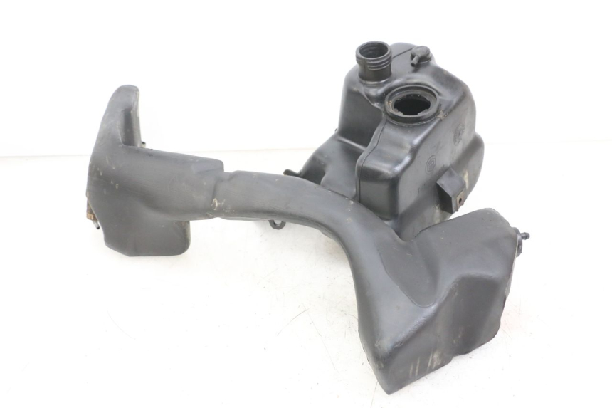 photo de RESERVOIR ESSENCE PIAGGIO TYPHOON 80 (1994 - 1997) - Zoom état d’usage