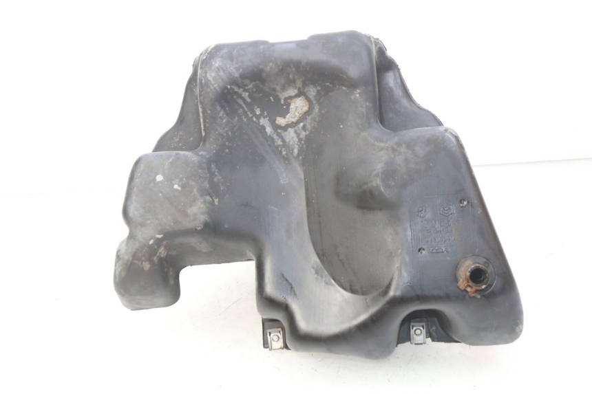 photo de RESERVOIR ESSENCE PIAGGIO VESPA LX 125 (2005 - 2010) - Détail de la pièce