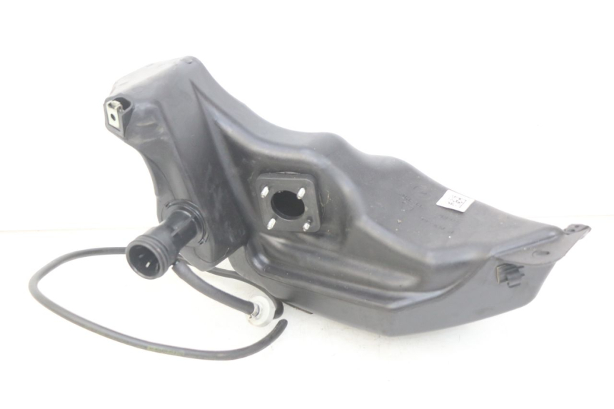 photo de RESERVOIR ESSENCE PIAGGIO VESPA PRIMAVERA 2T 50 (2013 - 2018) - Détail de la pièce
