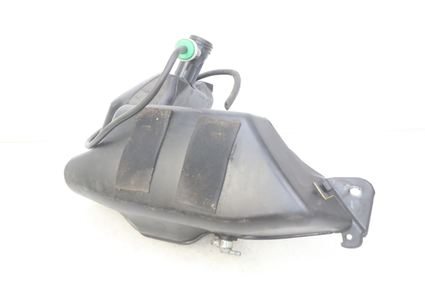 photo de RESERVOIR ESSENCE PIAGGIO VESPA PRIMAVERA 2T 50 (2013 - 2018) - Gros plan technique