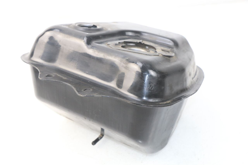 photo de RESERVOIR ESSENCE EUROCKA VIRTUALITY GT 4T 50 (2011 - 2017) - Gros plan technique