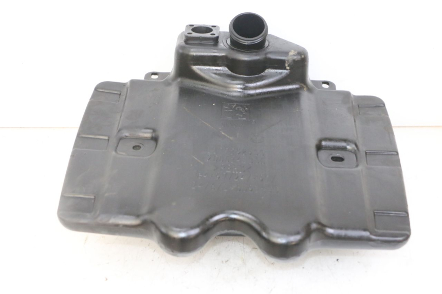 photo de RESERVOIR ESSENCE PEUGEOT VIVACITY NEW 4T 50 (2008 - 2017) - Points de fixation
