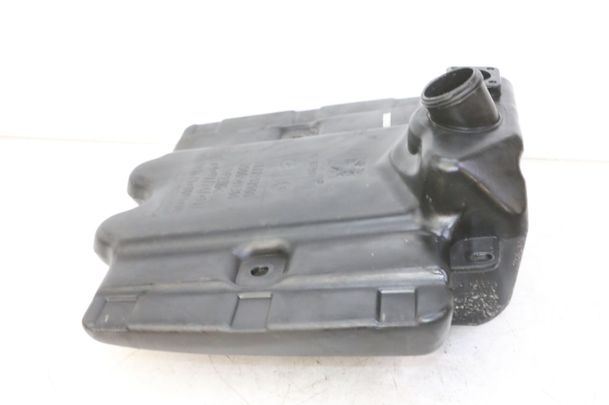 photo de RESERVOIR ESSENCE PEUGEOT VIVACITY NEW 4T 50 (2008 - 2017) - Autre angle de vue