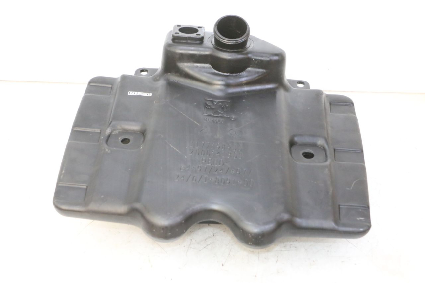 photo de RESERVOIR ESSENCE PEUGEOT VIVACITY NEW 4T 50 (2008 - 2017) - Gros plan technique