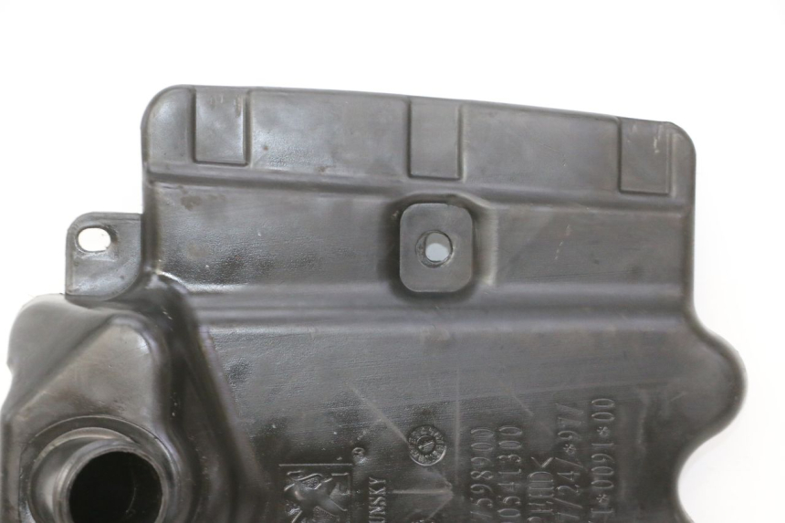 photo de RESERVOIR ESSENCE PEUGEOT VIVACITY NEW 4T 50 (2008 - 2017) - État de surface