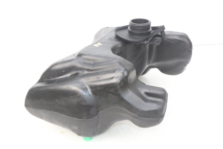 photo de RESERVOIR ESSENCE PEUGEOT VIVACITY 50 (1998 - 2003) - Zoom état d’usage