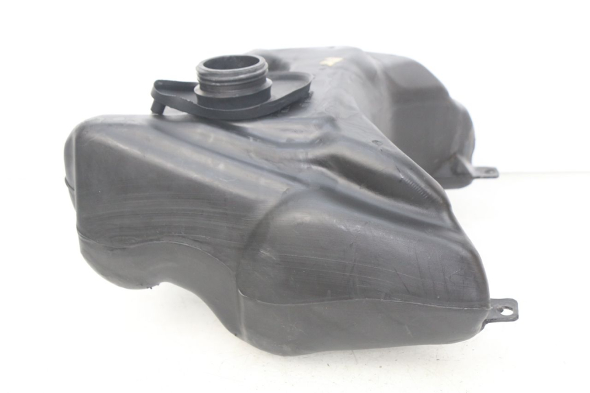 photo de RESERVOIR ESSENCE PEUGEOT VIVACITY 50 (1998 - 2003) - Autre angle de vue