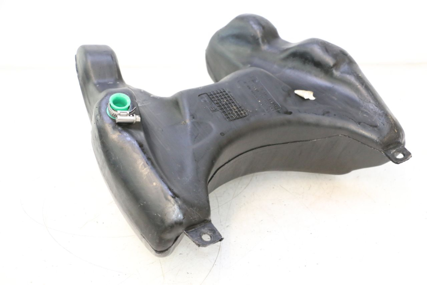 photo de RESERVOIR ESSENCE PEUGEOT VIVACITY 50 (2004 - 2009) - Autre angle de vue