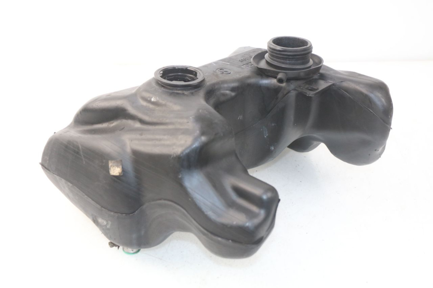 photo de RESERVOIR ESSENCE PEUGEOT VIVACITY 100 (1999 - 2008) - Autre angle de vue