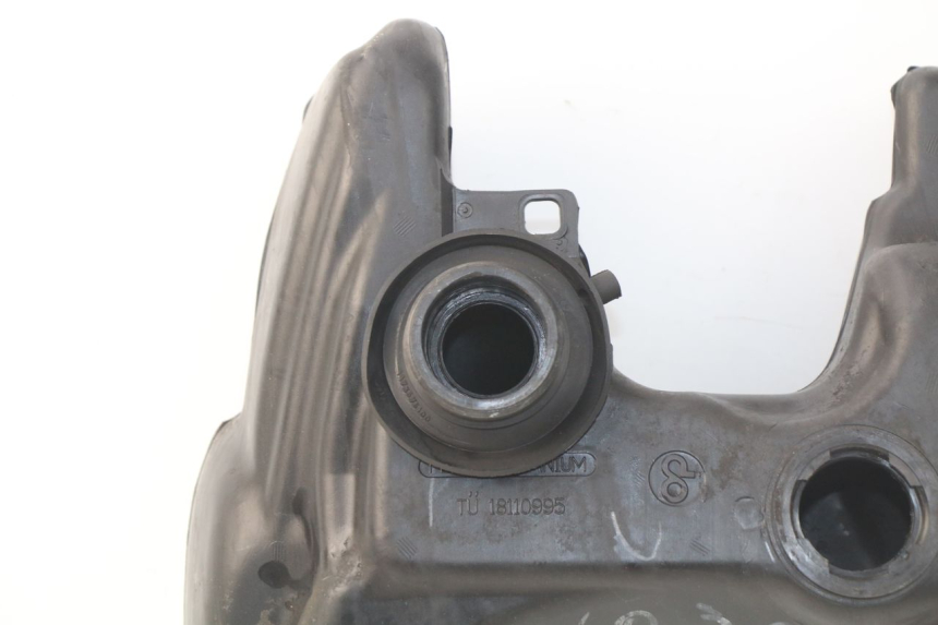 photo de RESERVOIR ESSENCE PEUGEOT VIVACITY 100 (1999 - 2008) - Vue d’ensemble