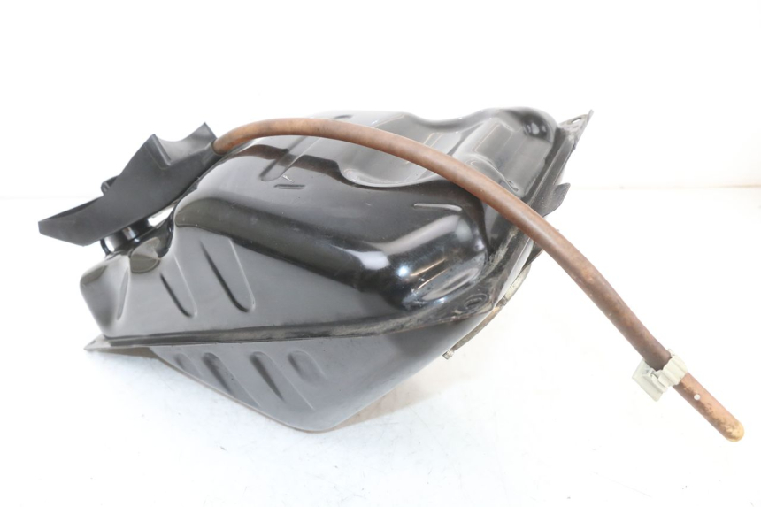 photo de RESERVOIR ESSENCE YAMAHA XMAX X-MAX ABS 125 (2017 - 2020) - Gros plan technique