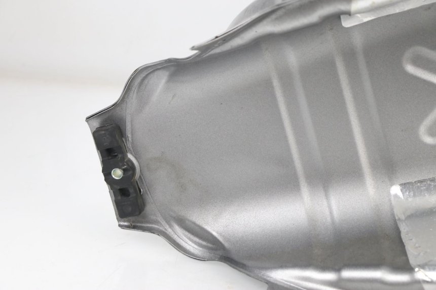 photo de RESERVOIR ESSENCE HONDA XLV VARADERO 125 (2000 - 2006) - Détail de la pièce