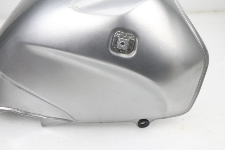 photo de RESERVOIR ESSENCE HONDA XLV VARADERO 125 (2000 - 2006) - Points de fixation