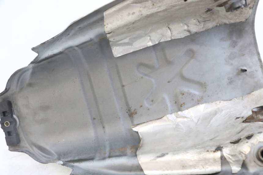 photo de RESERVOIR ESSENCE HONDA XLV VARADERO 125 (2000 - 2006) - Gros plan technique