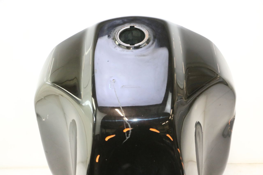 photo de RESERVOIR ESSENCE HONDA XRV AFRICA TWIN 750 (1990 - 1992) - Focus structure