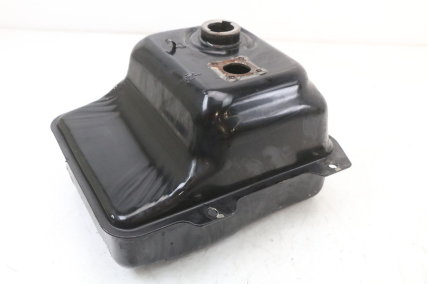 photo de RESERVOIR ESSENCE YAMAHA YE ZEST 50 (1992 - 1998) - Autre angle de vue