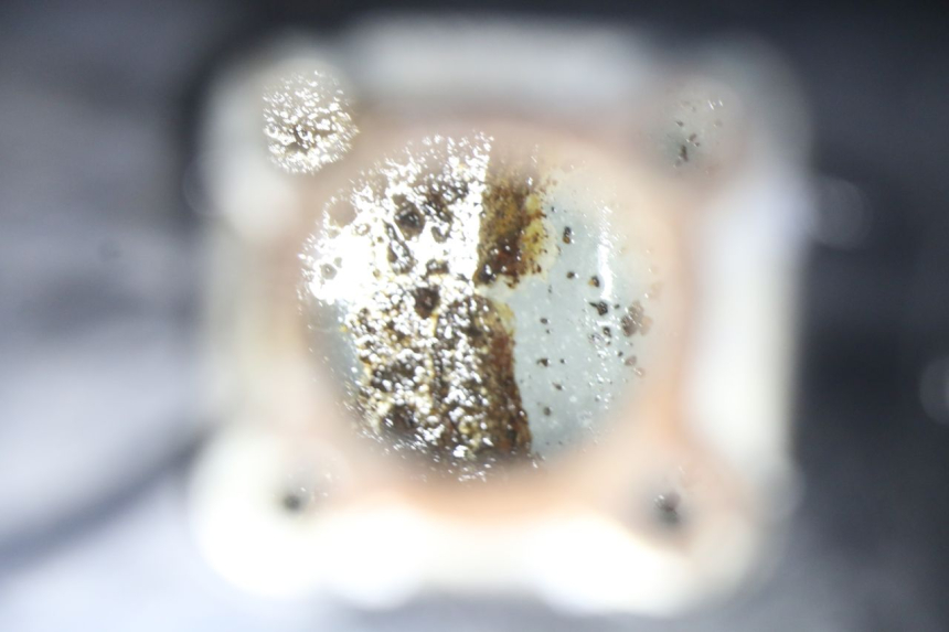 photo de RESERVOIR ESSENCE YAMAHA YE ZEST 50 (1992 - 1998) - Points de fixation