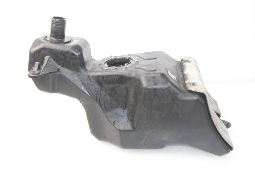 photo de RESERVOIR ESSENCE YAMAHA YP X-MAX XMAX 400 (2014 - 2017) - Gros plan technique