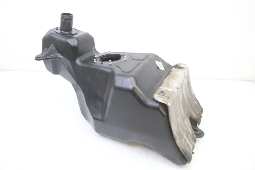 photo de RESERVOIR ESSENCE YAMAHA YP X-MAX XMAX 400 (2014 - 2017) - Gros plan technique