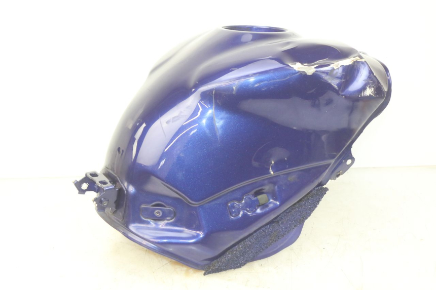 photo de RESERVOIR ESSENCE YAMAHA YZF R1 1000 (2007 - 2008) - Détails caractéristiques