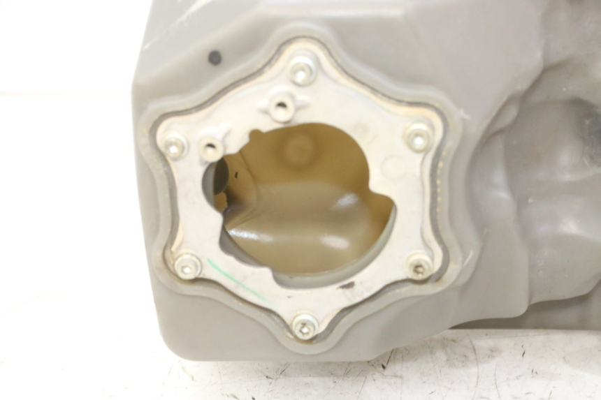 photo de RESERVOIR ESSENCE YAMAHA YZF YZ-F 450 (2014 - 2016) - Détail de la pièce