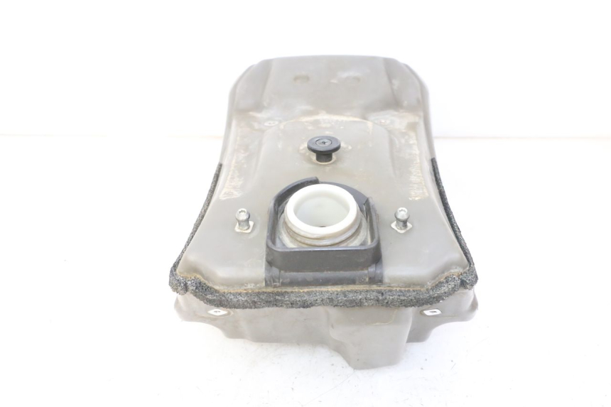 photo de RESERVOIR ESSENCE YAMAHA YZF YZ-F 450 (2014 - 2016) - Points de fixation