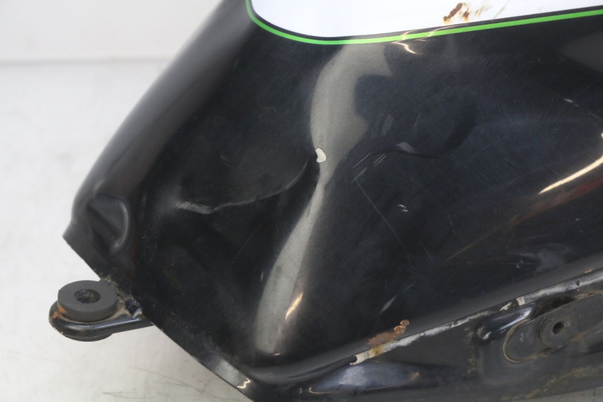 photo de RESERVOIR ESSENCE KAWASAKI Z 750 (2007 - 2013) - Angle alternatif