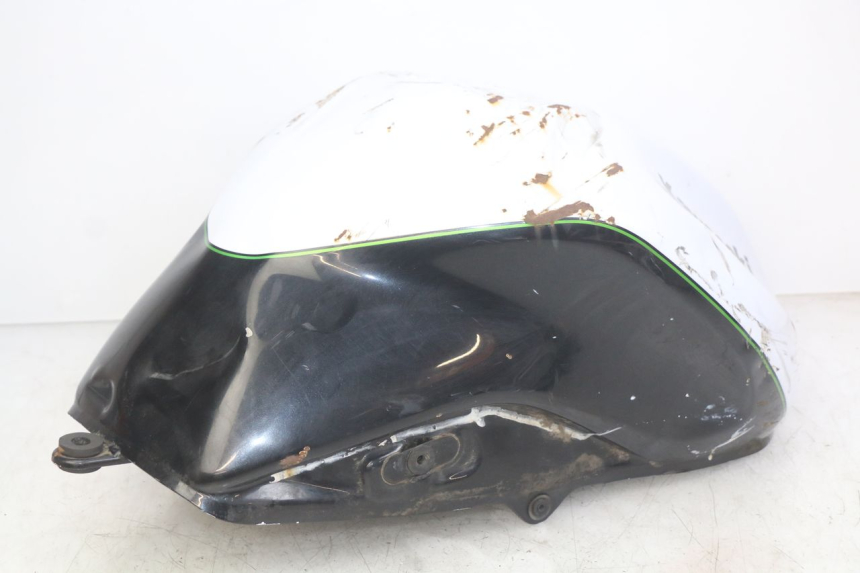 photo de RESERVOIR ESSENCE KAWASAKI Z 750 (2007 - 2013) - Aperçu profil